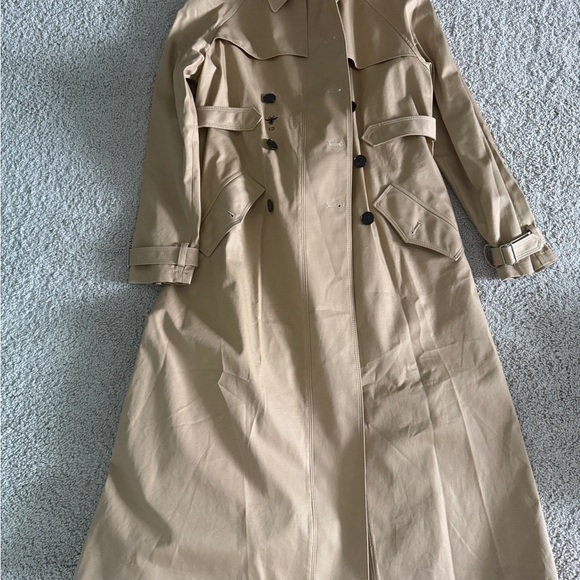 Classic Tan Women's Trench Coat - Picture 2 of 6